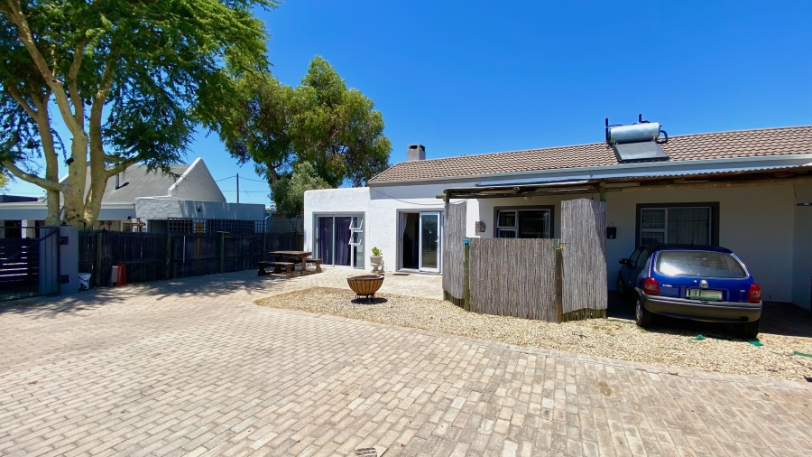 4 Bedroom Property for Sale in Velddrif Western Cape